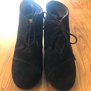 Toms Kala booties, size 8